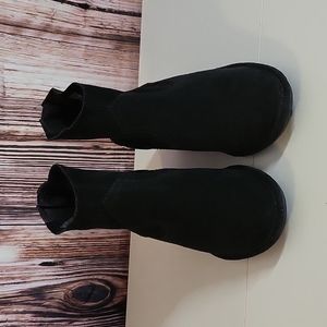 UGG Women's Bandara Suede Ankle Boots Size 7